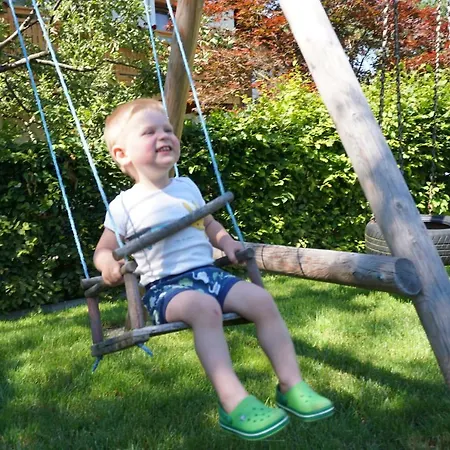 Kinderbauernhof Salmanner 招待所 3*